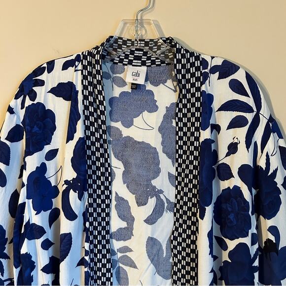 ✨ CAbi White/Navy Blue Floral 3/4-Sleeve Flowy Open Kimono Blouse Size XS/Small - Picture 2 of 11